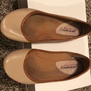 Size 9 American Rag shoes